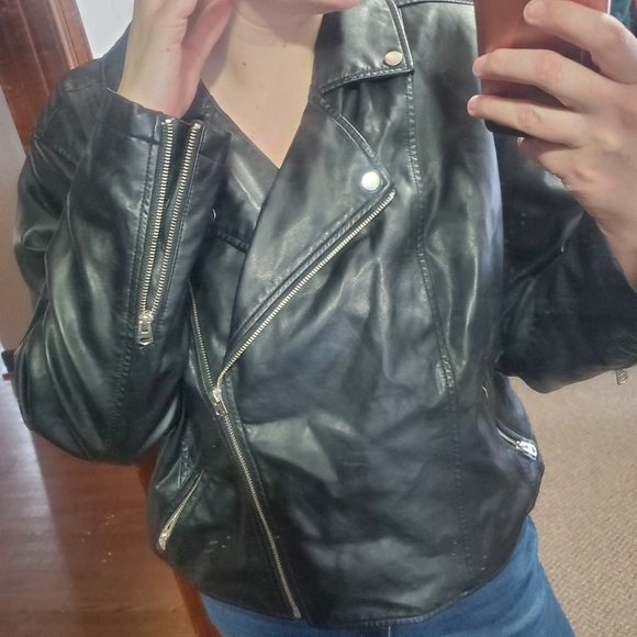 Fake leather jacket - Picture 3 of 4